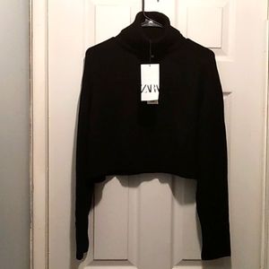 Cuffed and cropped Zara black Sweater, Sz Medium